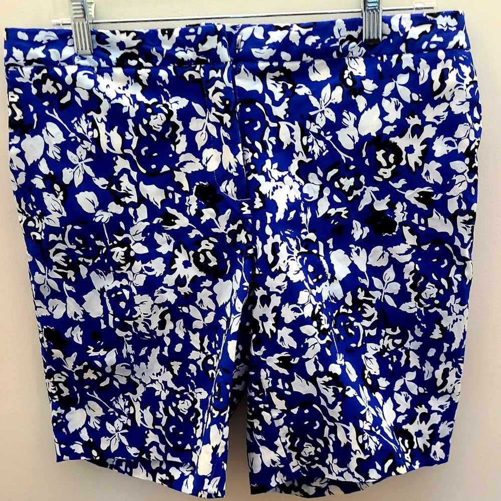MARIO SERRANI BLUE WHITE AND BLACK SHORTS
